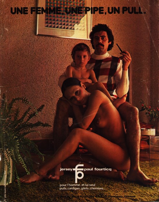 une femme une pipe un pull